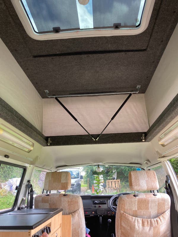 2008 Volkswagen T2 Danbury Diamond 7 seater sleeps 4 low miles (28,000) 2 owners.